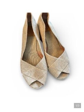 Tory Burch Woven Textile Peep Toe Wedges Sandals Rope Tan
Brown size 10